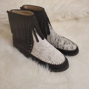 Montana West Black and White Ankle Boots